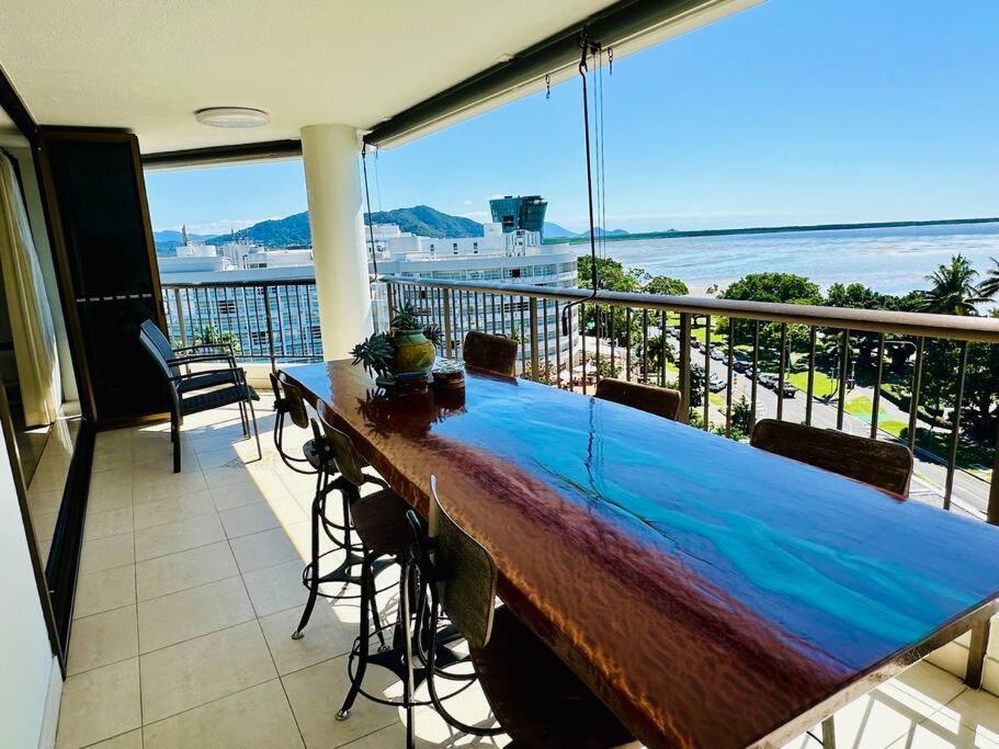 Tropical Ocean Sunrises & Magical Mountain Sunsets Apartment Cairns