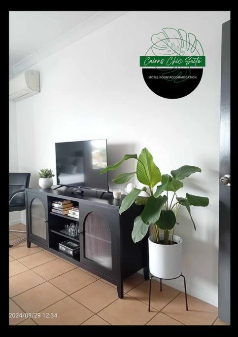 Apartment Cairns Chic Suite - Motel Room A Cairns