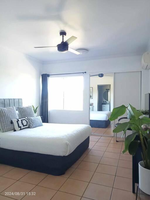 Cairns Chic Suite - Motel Room A Apartment