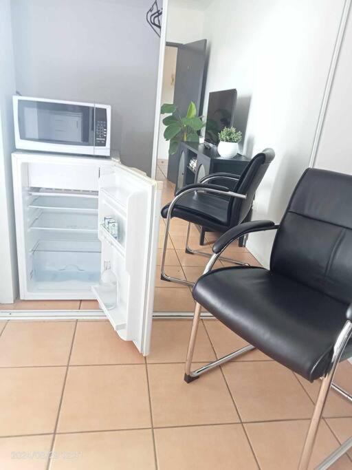 Apartment Cairns Chic Suite - Motel Room A *