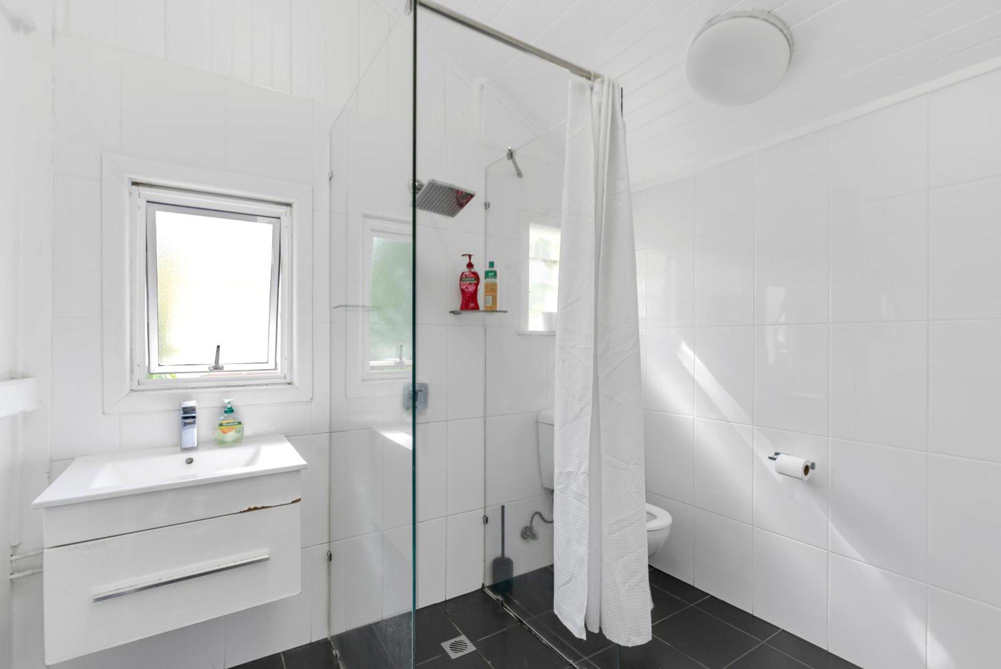 Apartment 6 Bedroom 3 Bathroom