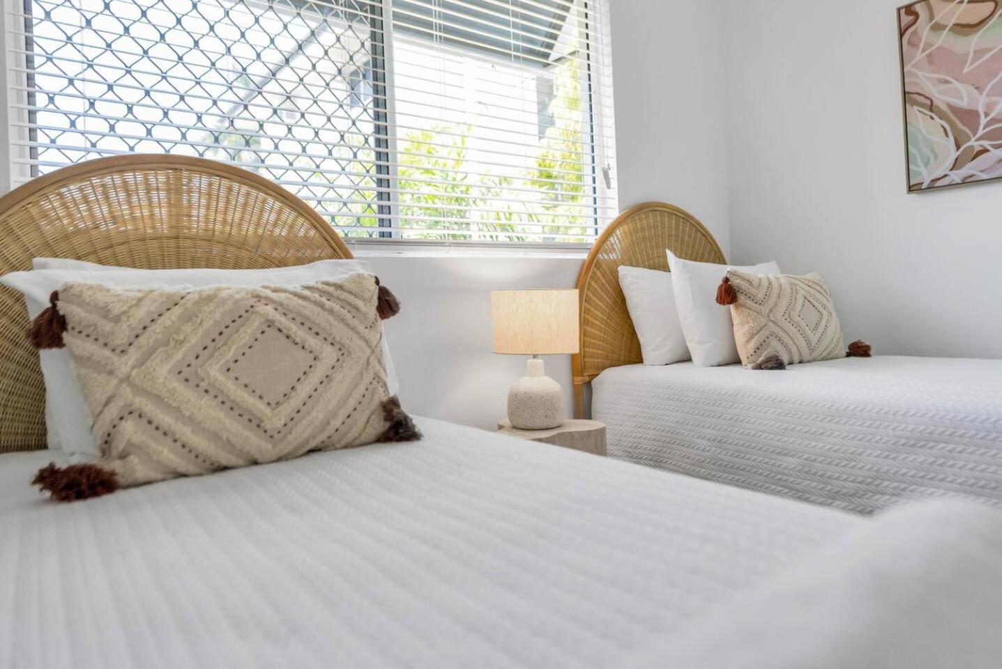 Leafy Solace - A Contemporary Hideaway Apartment *