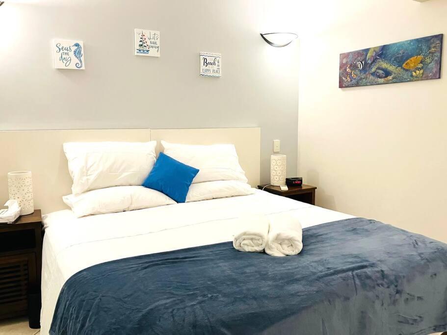 Esplanade Apartment *