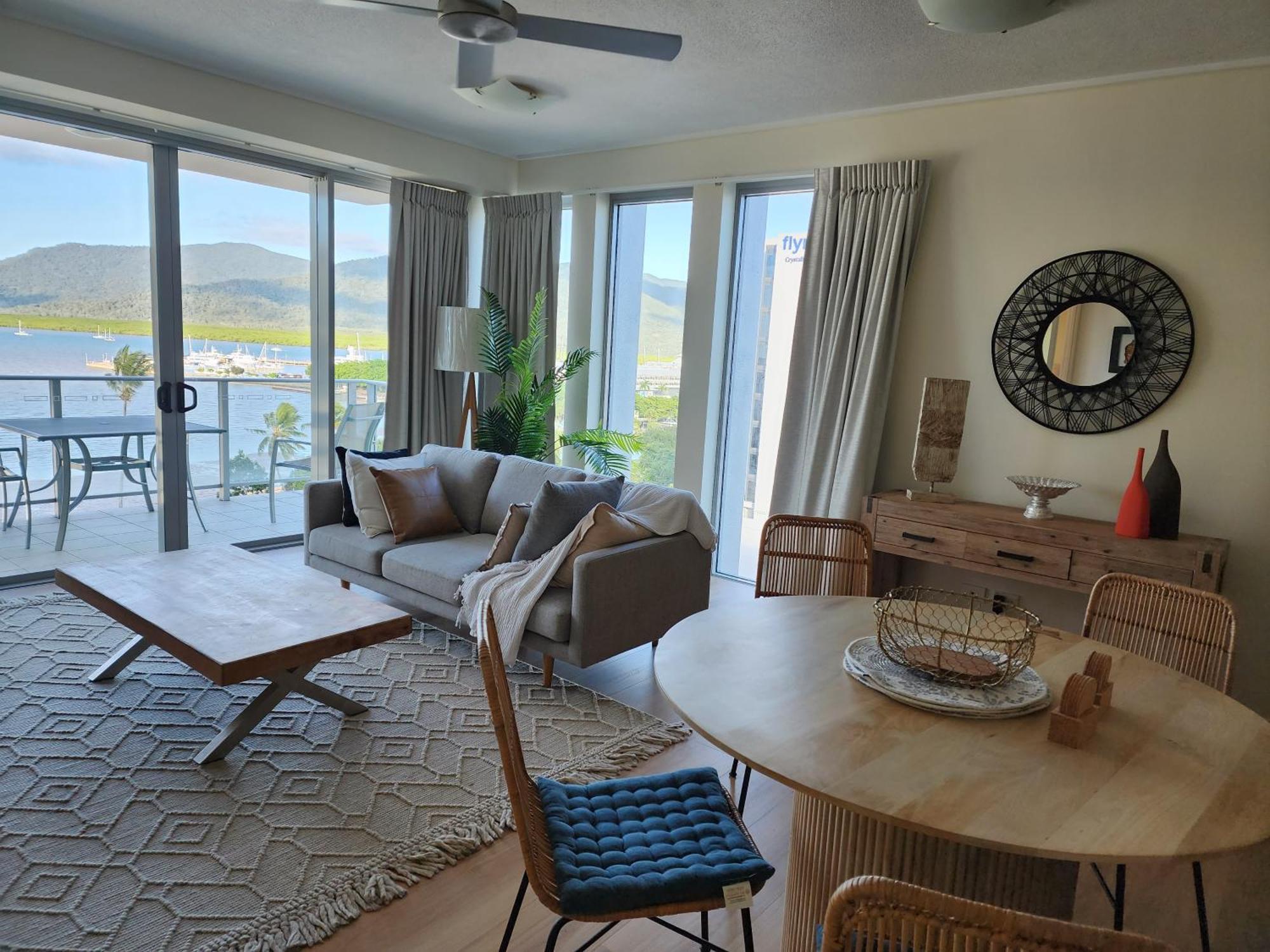 1 Bedroom Ocean View On The Esplanade *
