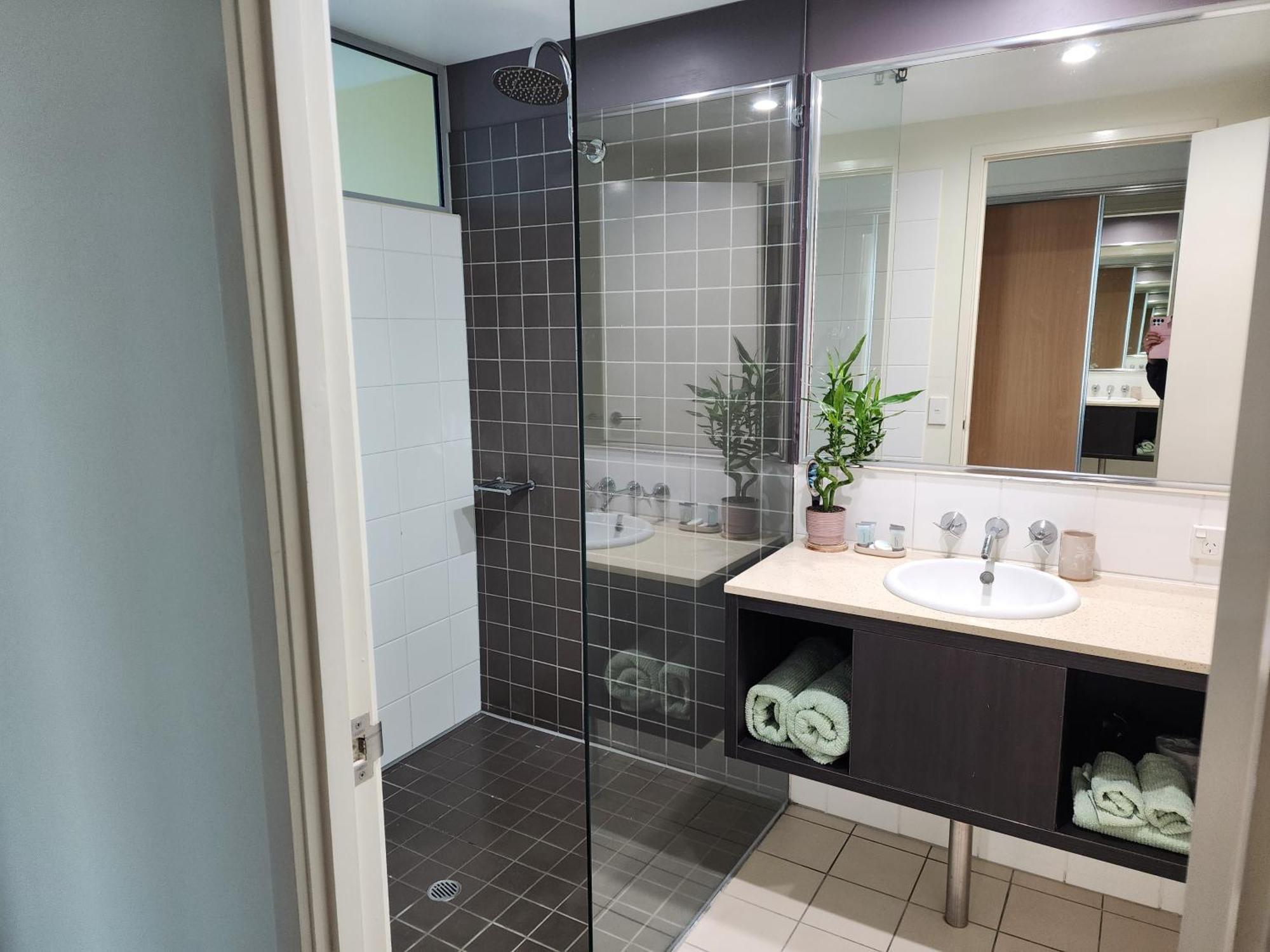Apartment 1 Bedroom Ocean View On The Esplanade Cairns