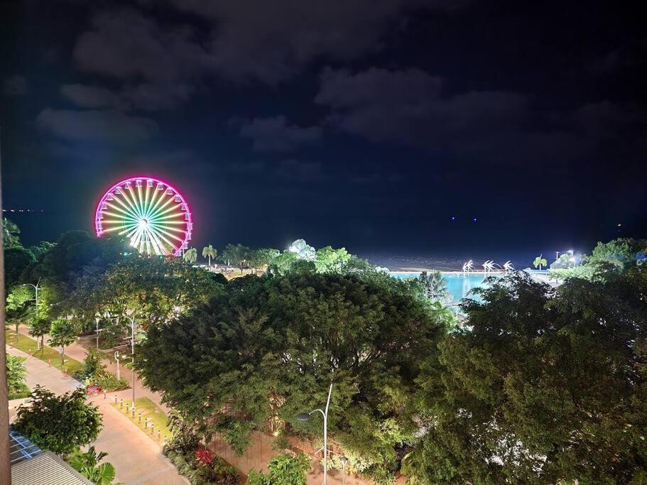 In Esplanade! Ocean View! Heart Of Apartment