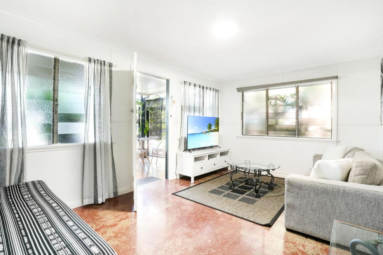 Apartment Grey Whale Anchor U5 *
