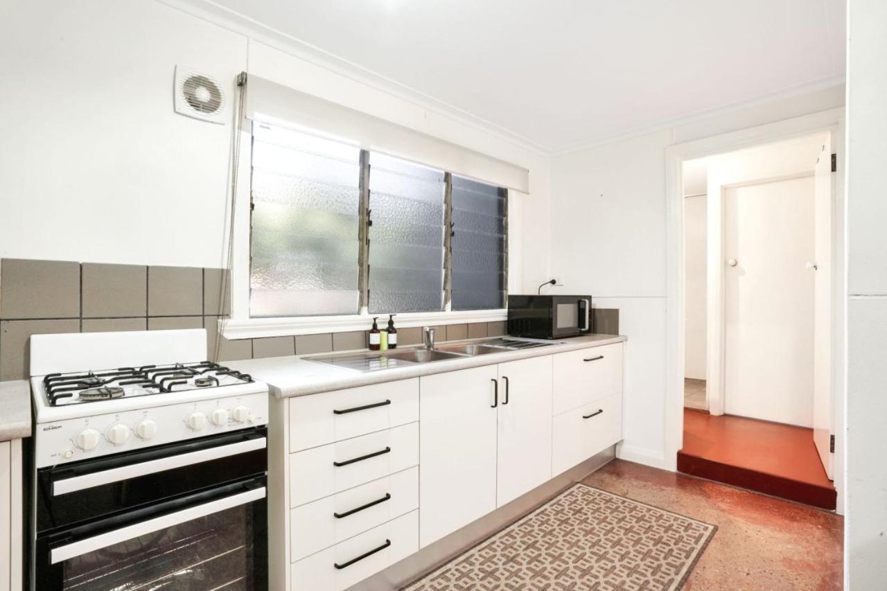 Apartment Grey Whale Anchor U5 *
