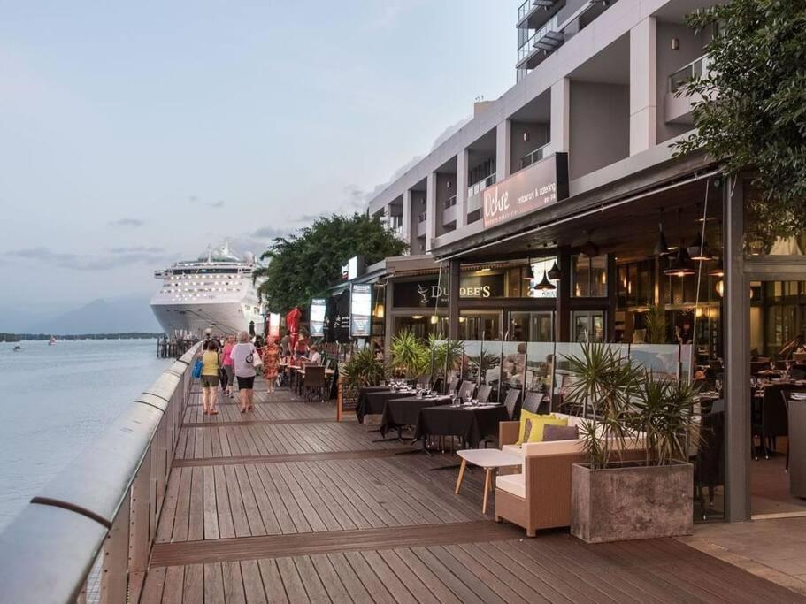Căn hộ Lovely Waterfront At Harbour Lights Cairns