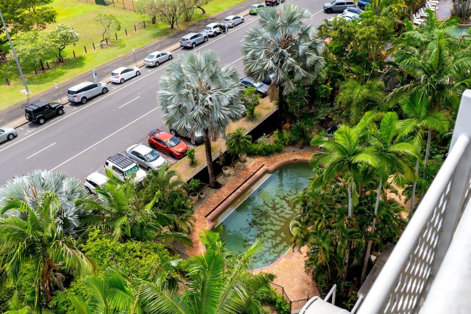 Belle Escapes Rydges Plaza Esplanade Luxury 2-bedroom *