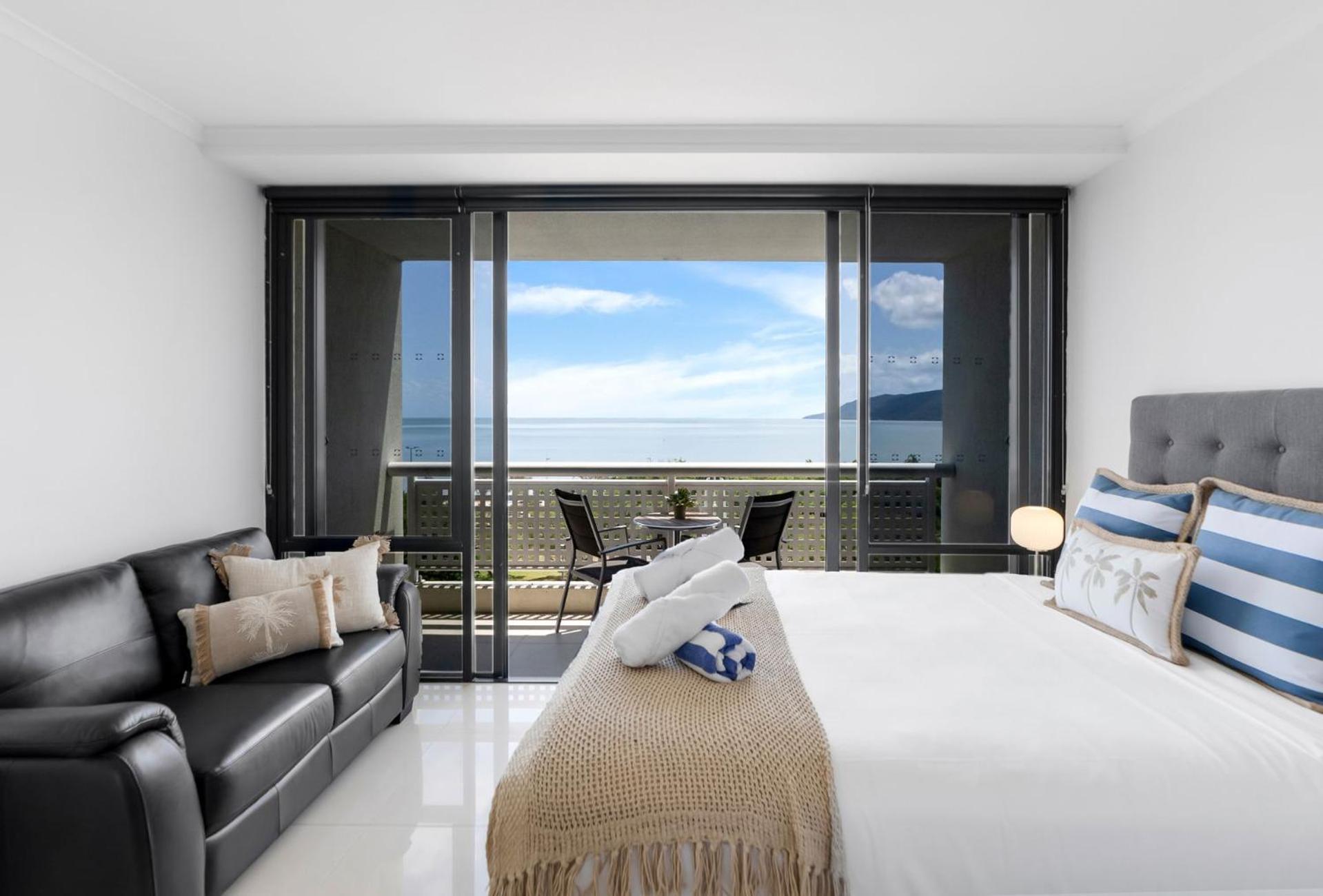 Apartment Belle Escapes Rydges Plaza Esplanade Luxury 2-bedroom Cairns