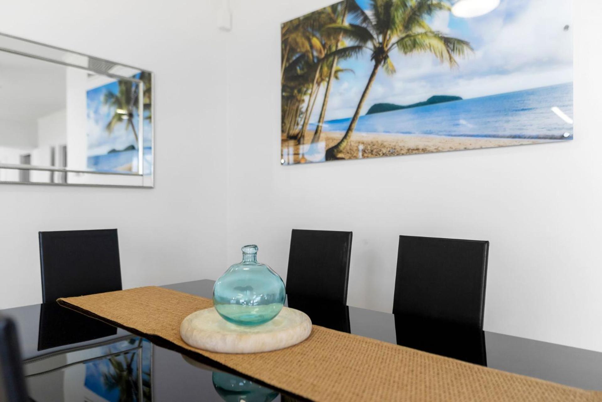Belle Escapes Rydges Plaza Esplanade Luxury 2-bedroom Cairns