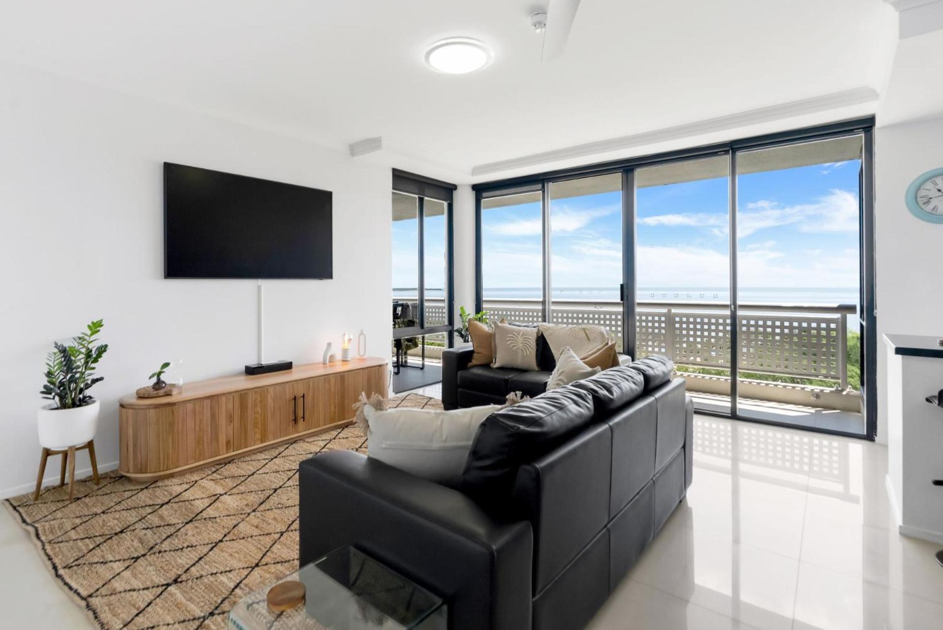 Belle Escapes Rydges Plaza Esplanade Luxury 2-bedroom Apartment