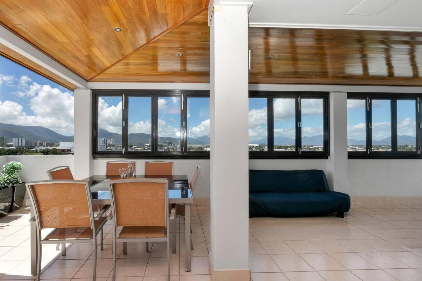 Poolside Panoramic Breeze With Soaring Views Cairns