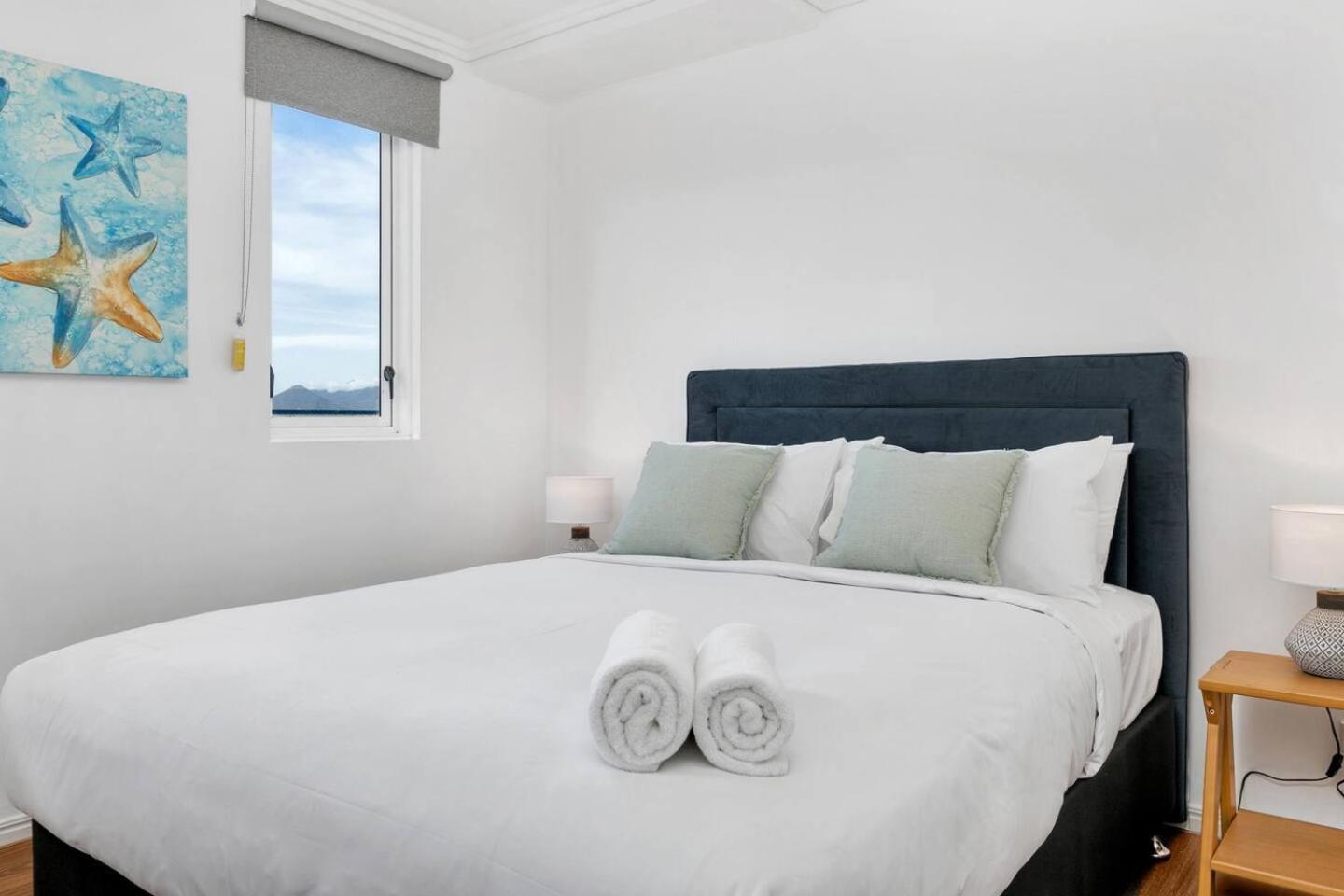 Easy Coastal Living In With Rooftop Pool Apartment
