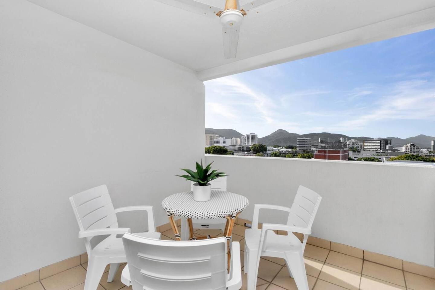 Easy Coastal Living In With Rooftop Pool