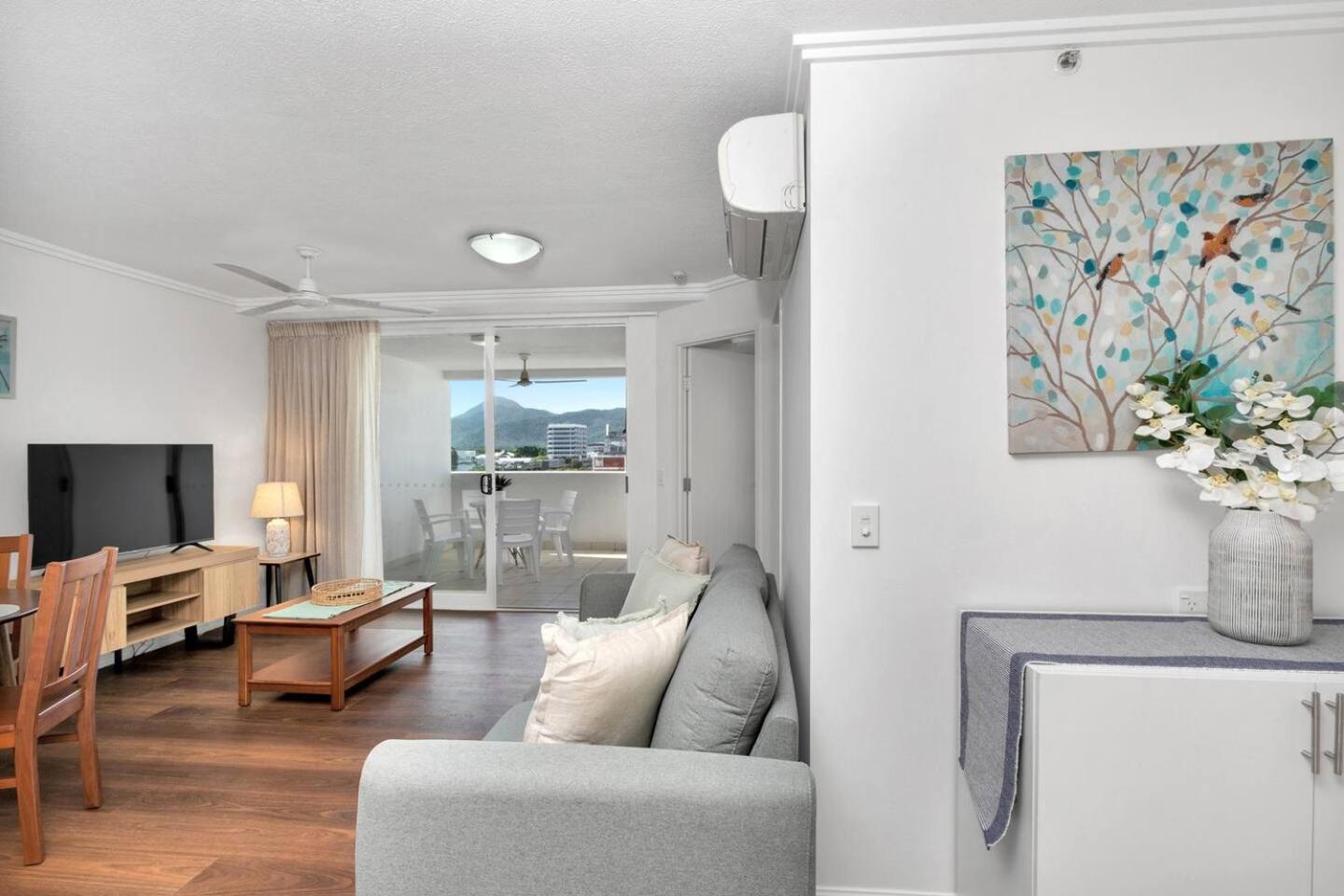 Easy Coastal Living In With Rooftop Pool