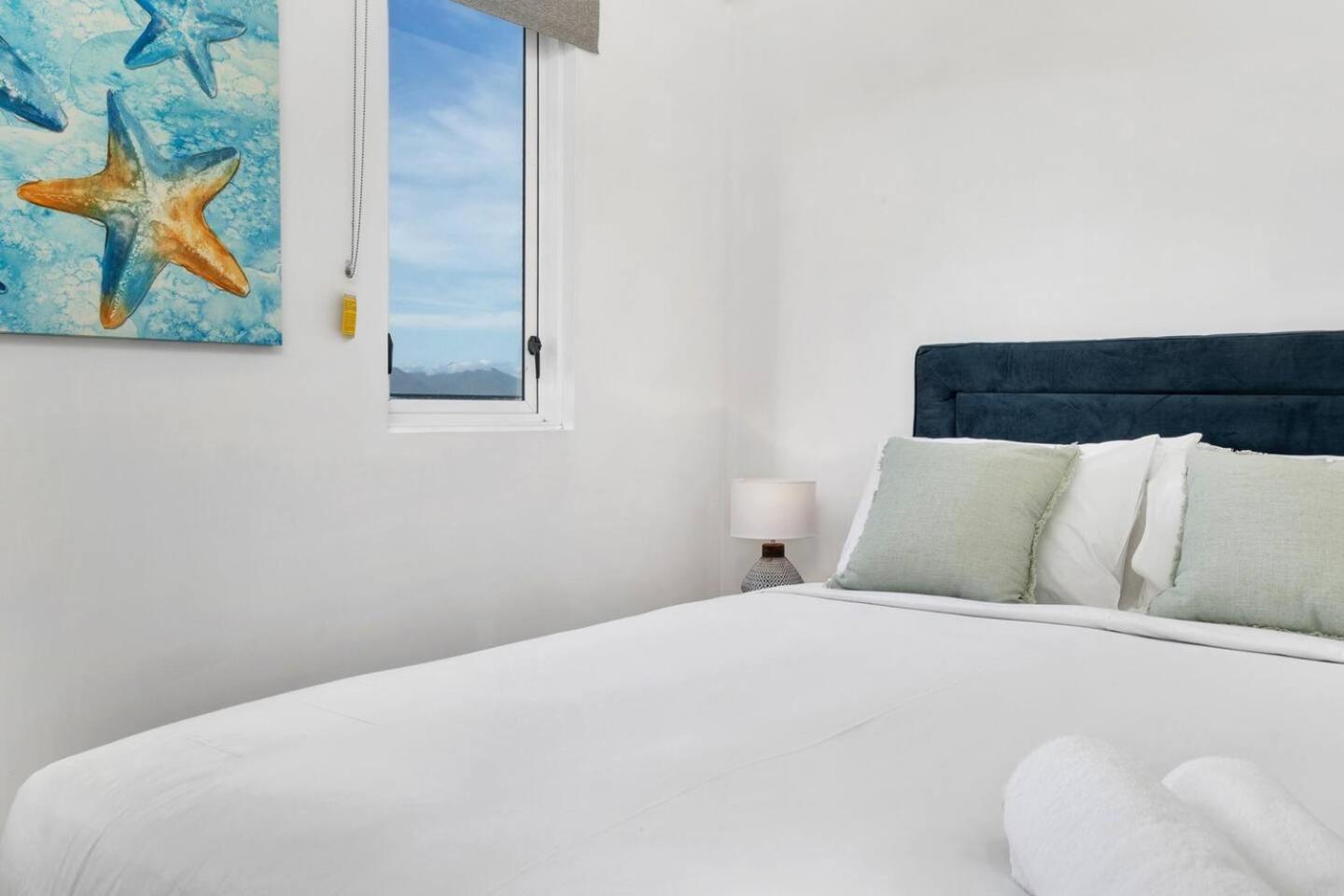 Easy Coastal Living In With Rooftop Pool Apartment