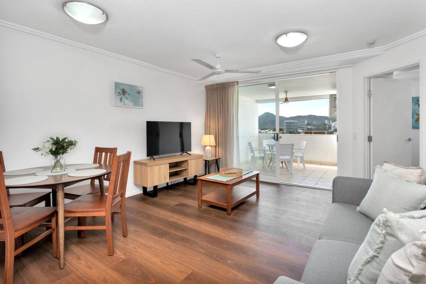 Apartment Easy Coastal Living In With Rooftop Pool *