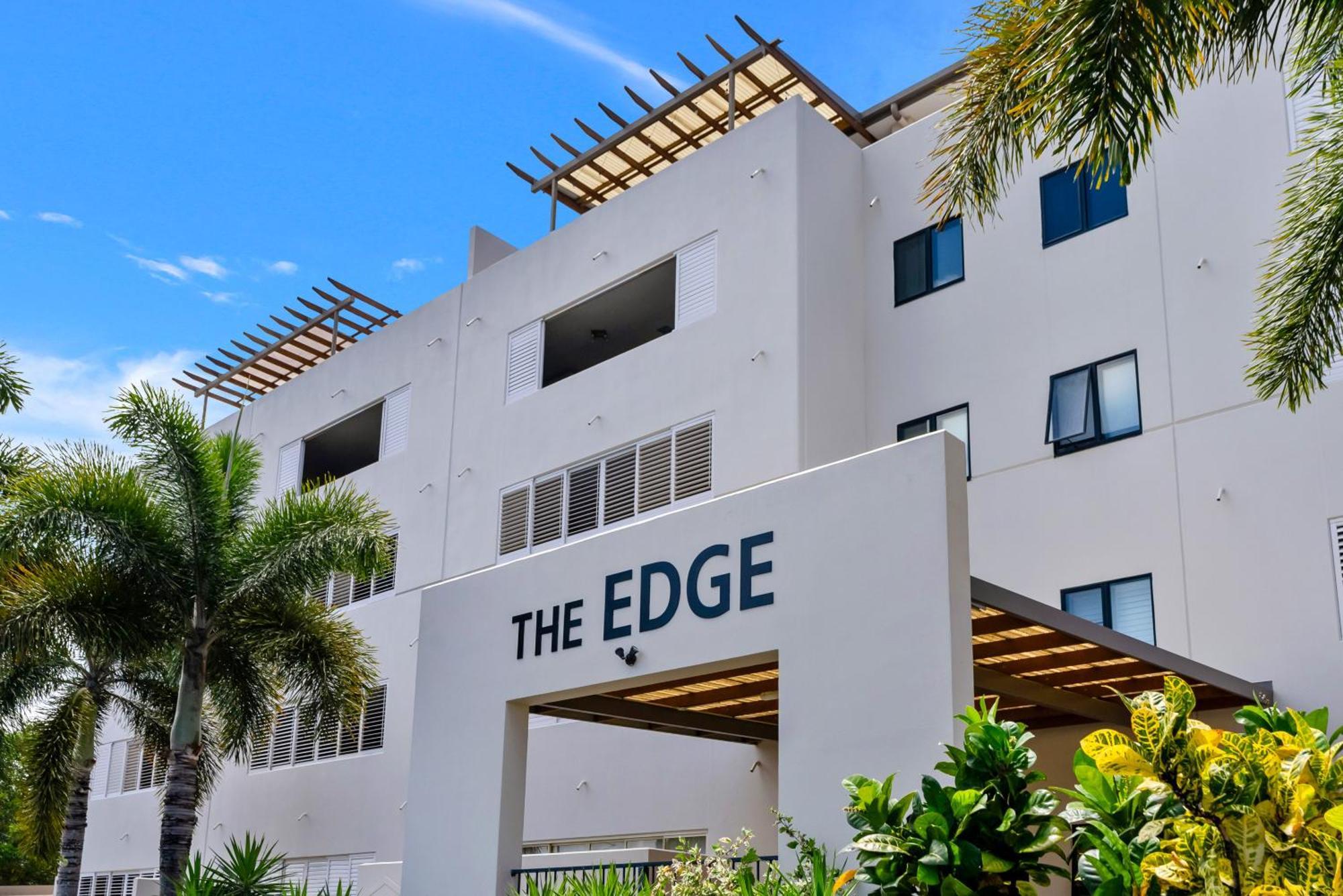Drift At The Edge Apartment
