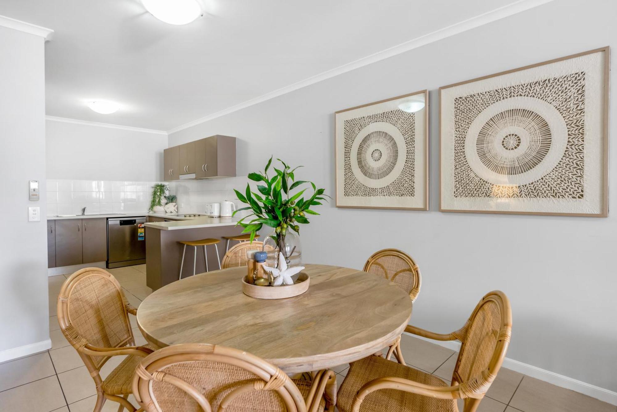 Apartment Drift At The Edge Cairns