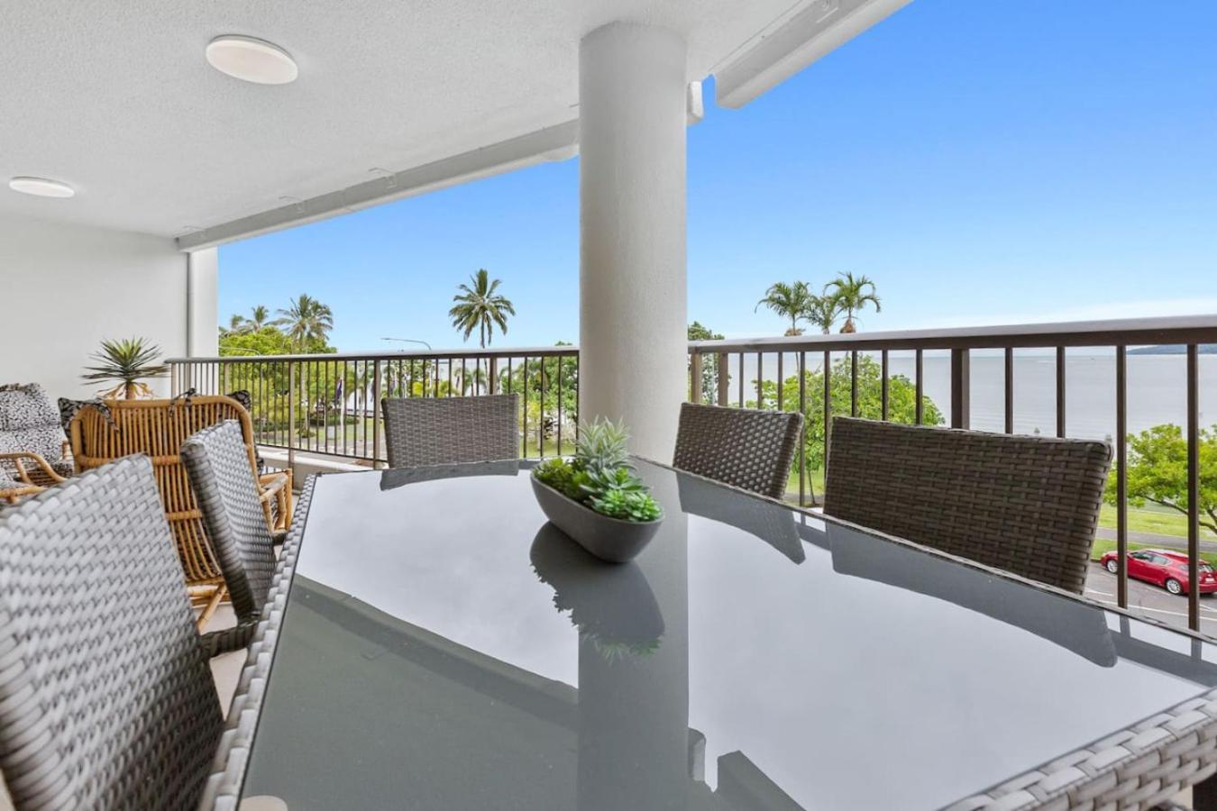 Apartment Aquarius Esplanade Retreat Cairns