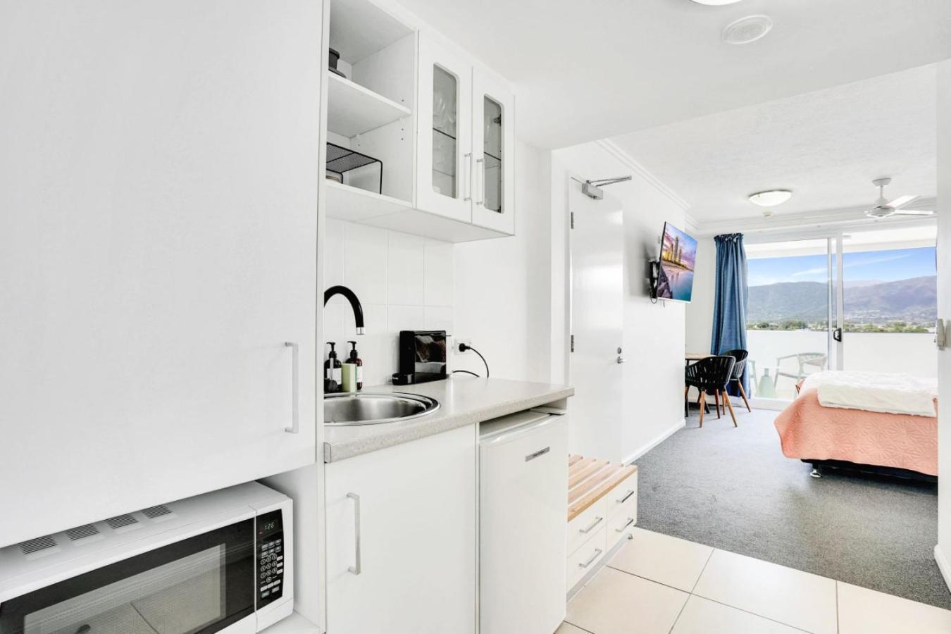 Cairns Central Studio Apartment