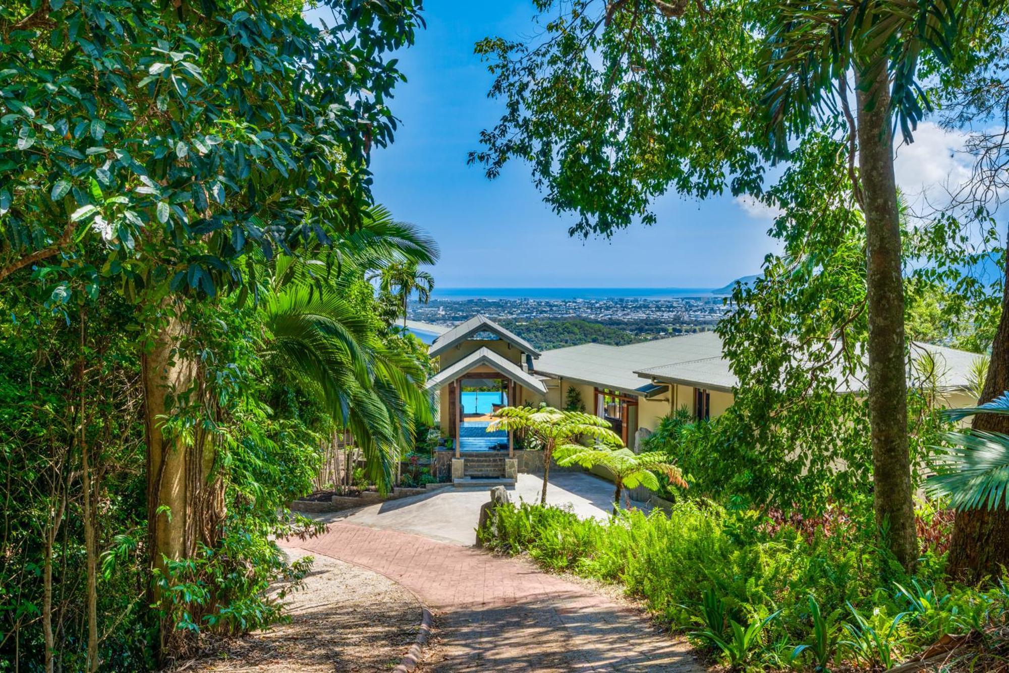Barong Luxury Overlooking Unrivalled Privacy And Location Search Barongcairns * Cairns