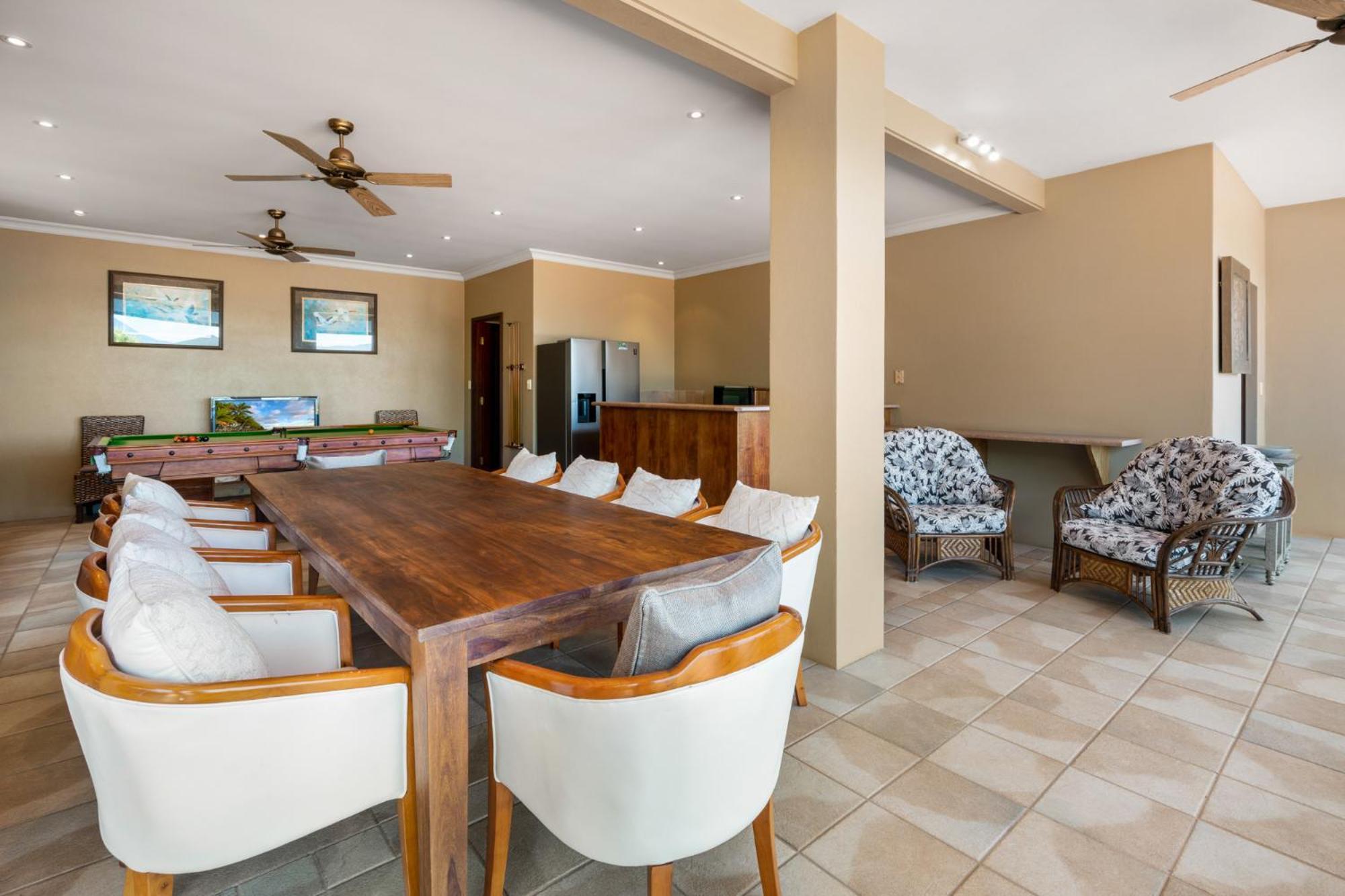 Villa Barong Luxury Overlooking Unrivalled Privacy And Location Search Barongcairns