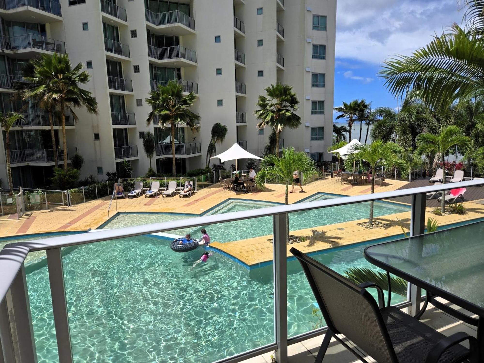 Reefside Retreats *