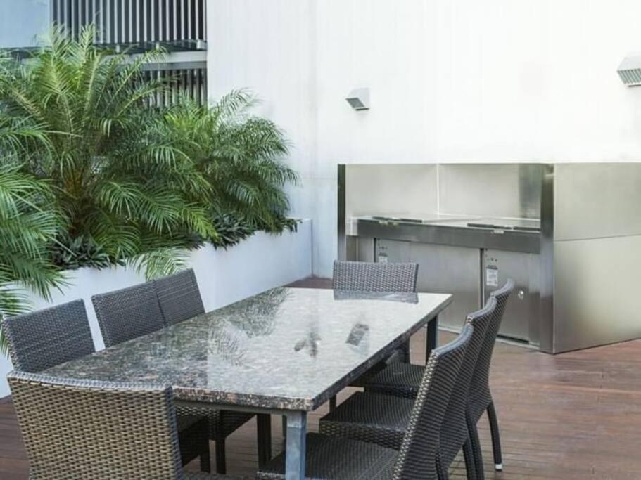 Charming Waterfront Apartment