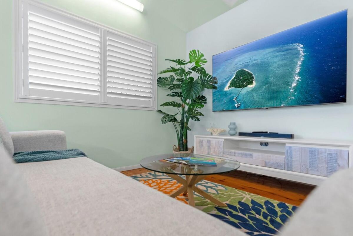 The Oasis - Charming Family Retreat On Fringe Cairns