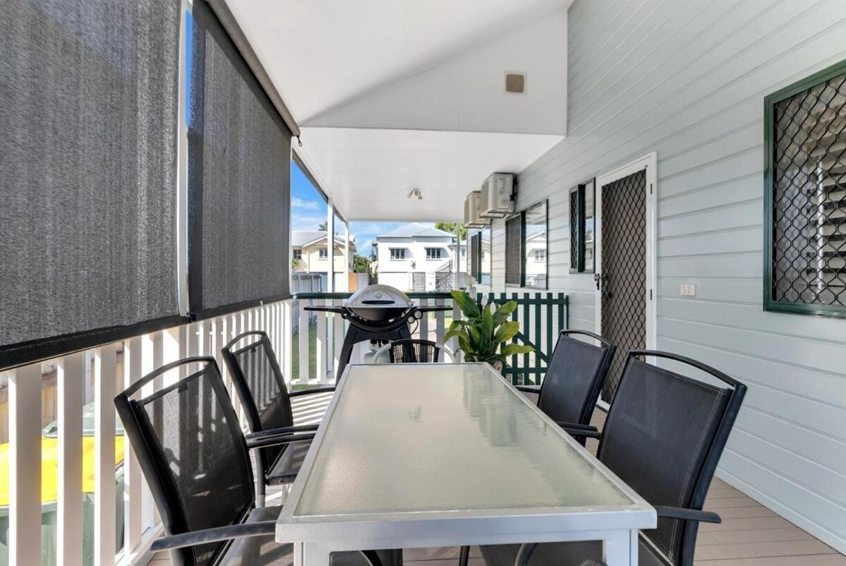 The Oasis - Charming Family Retreat On Fringe Cairns