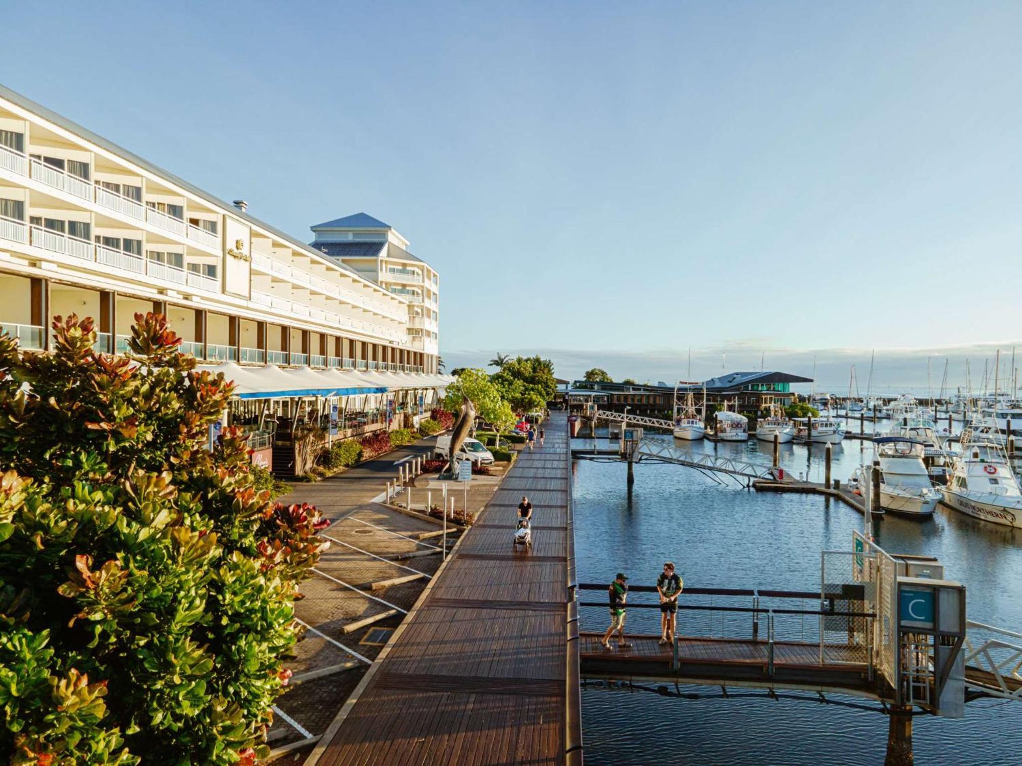 Shangri-la The Marina,