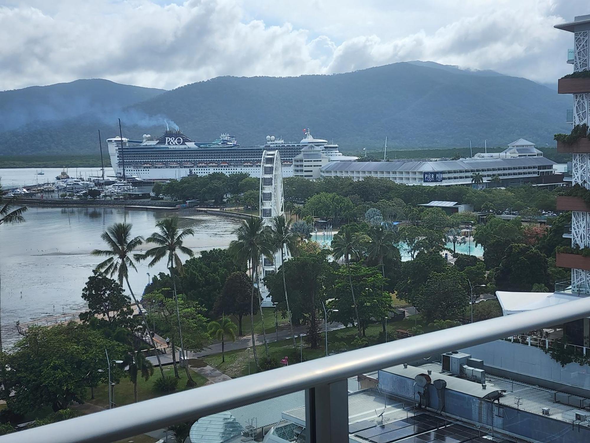 Apartment In Esplanade! Ocean View! Heart Of