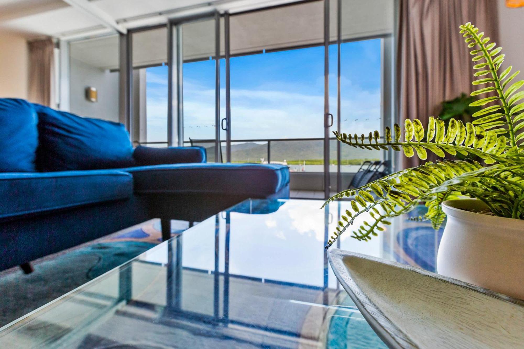 Reef - Waterfront Pool Sauna & Gym
