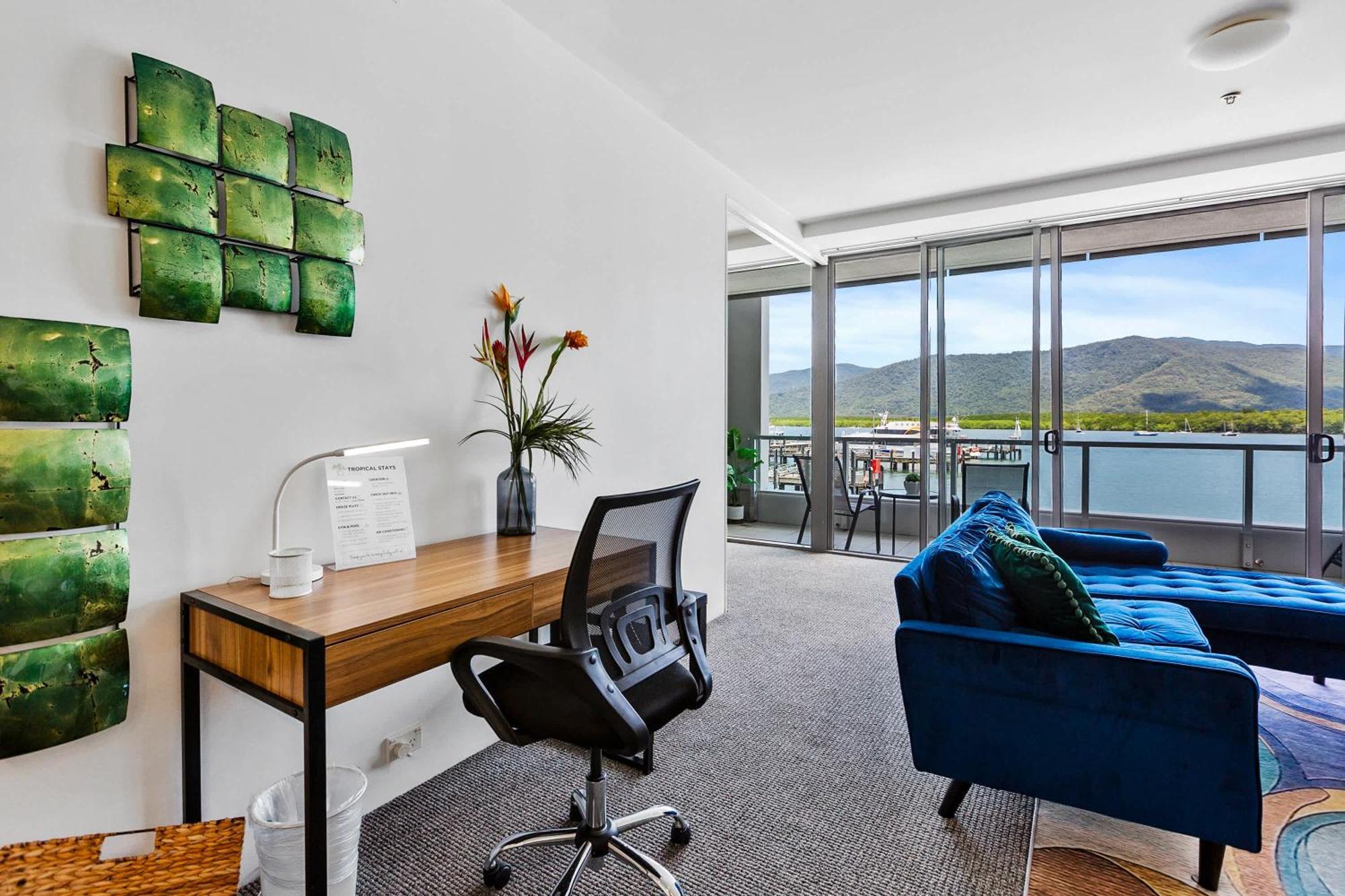 Reef - Waterfront Pool Sauna & Gym Apartment