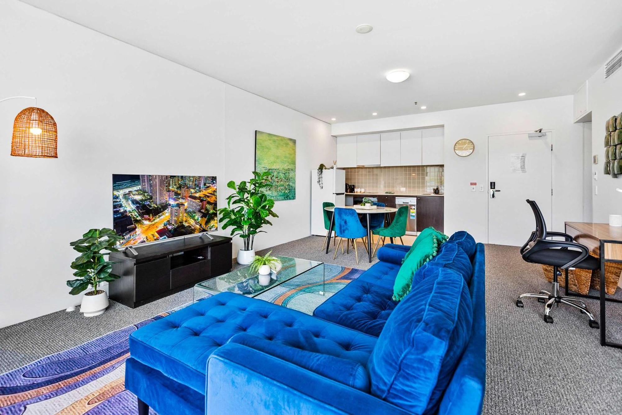 Reef - Waterfront Pool Sauna & Gym Apartment *
