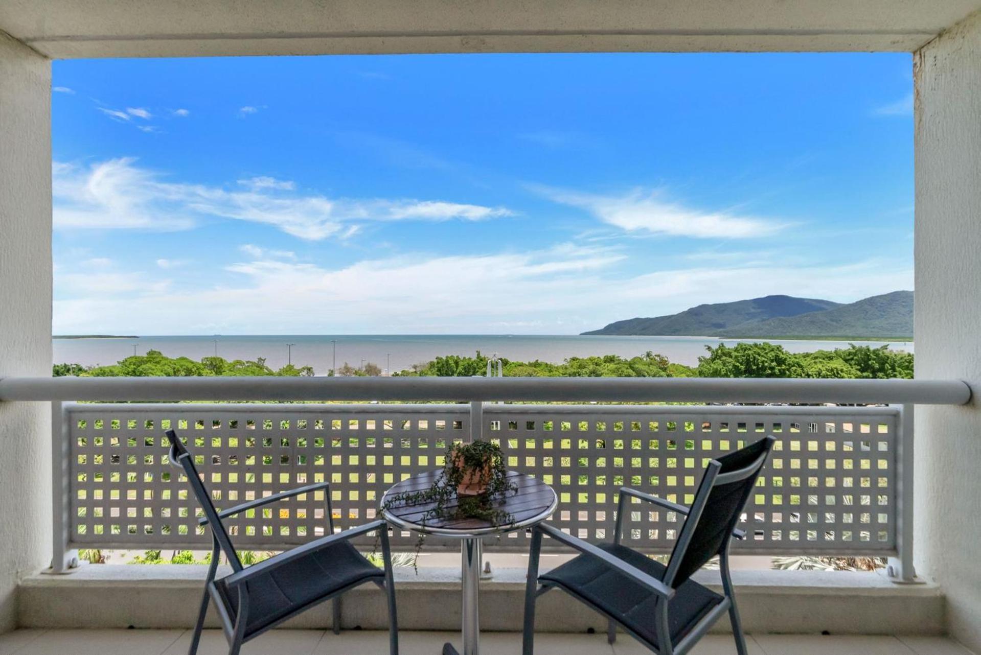 Belle Escapes 73 Rydges Plaza Esplanade With Ocean & Views