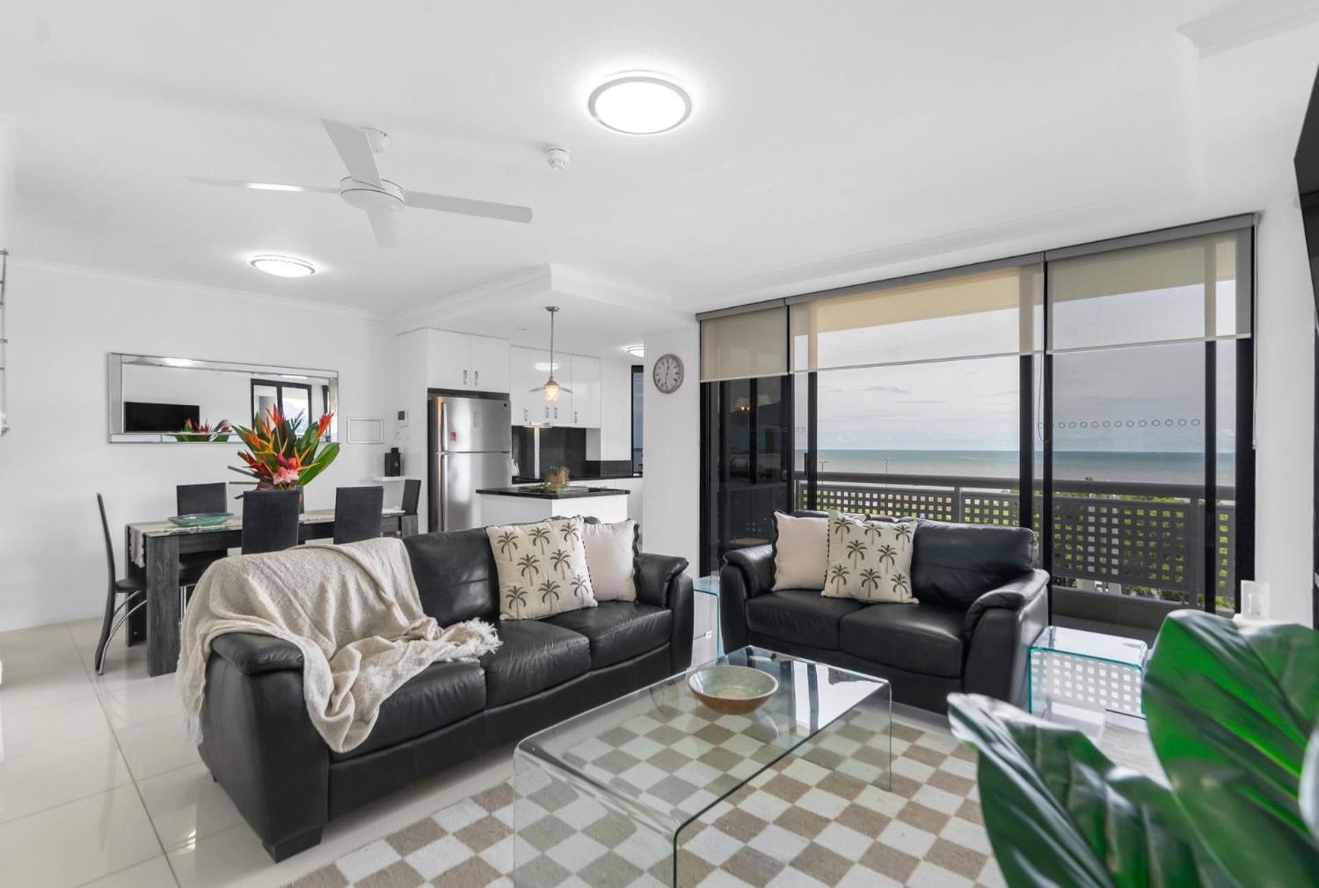 Belle Escapes 73 Rydges Plaza Esplanade With Ocean & Views Apartment