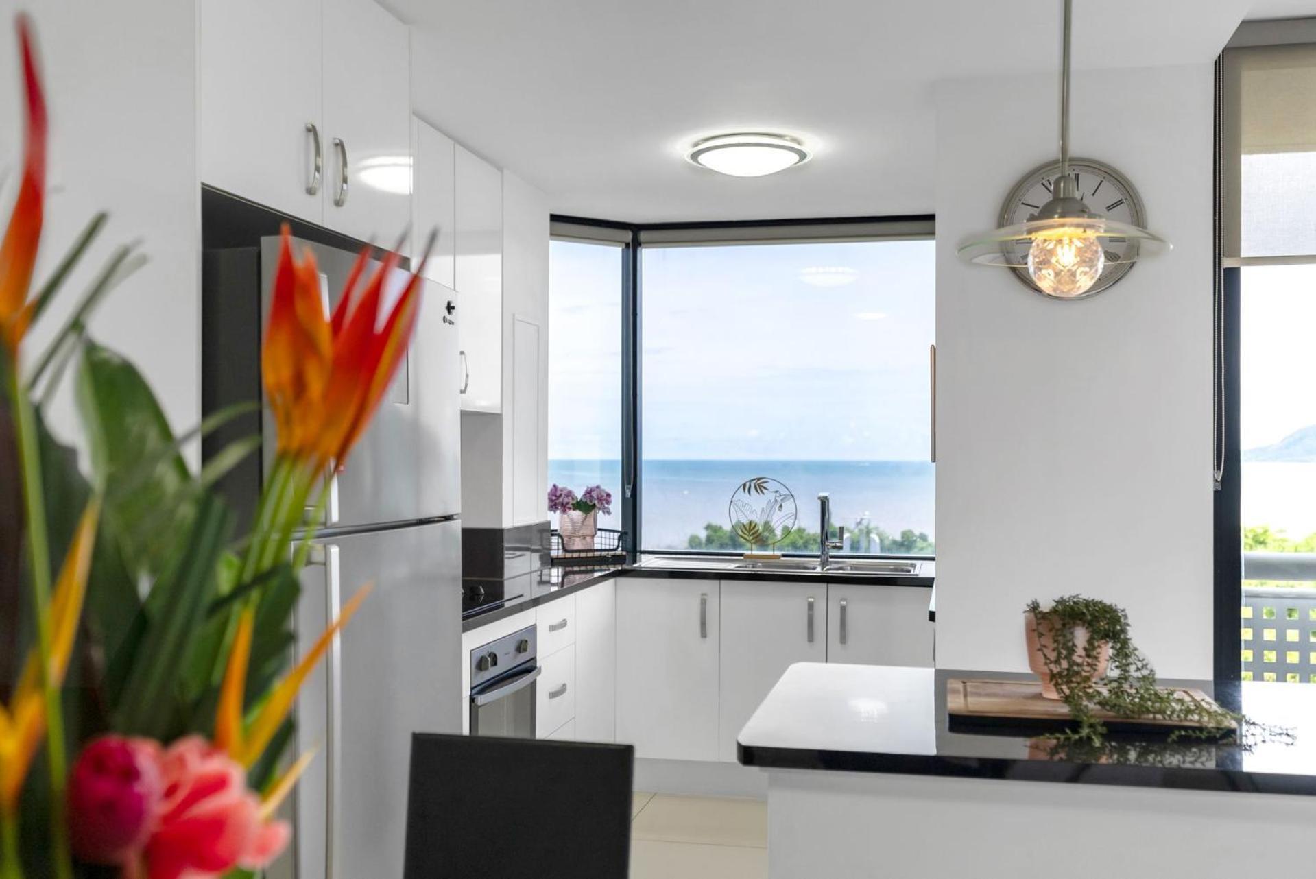 Apartment Belle Escapes 73 Rydges Plaza Esplanade With Ocean & Views Cairns