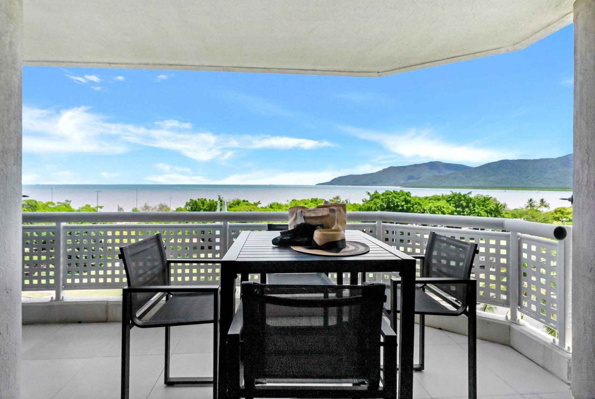 Belle Escapes 73 Rydges Plaza Esplanade With Ocean & Views * Cairns