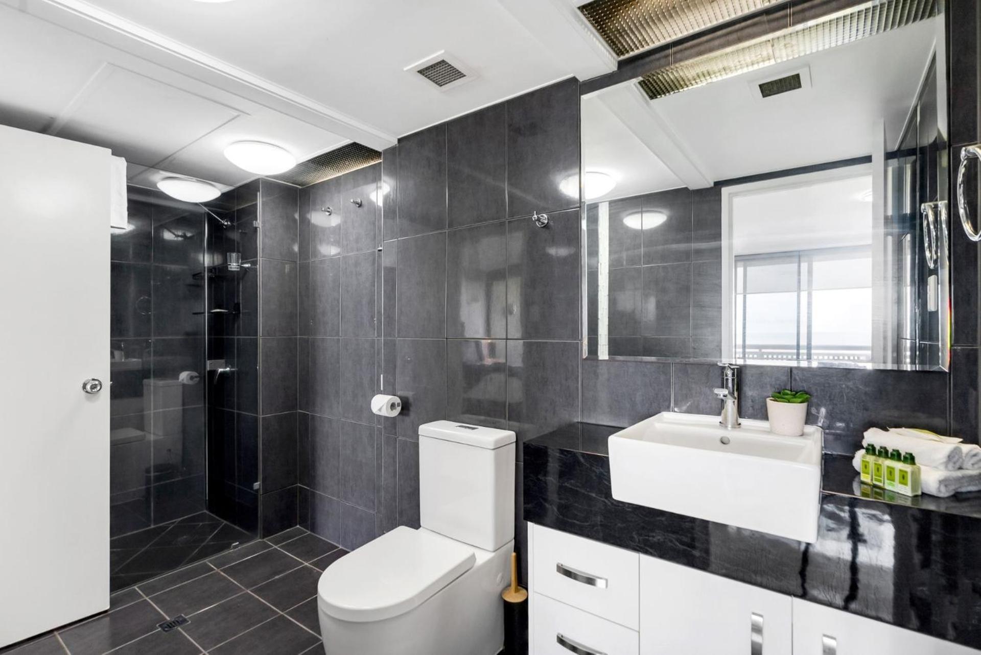 Belle Escapes 73 Rydges Plaza Esplanade With Ocean & Views Apartment *