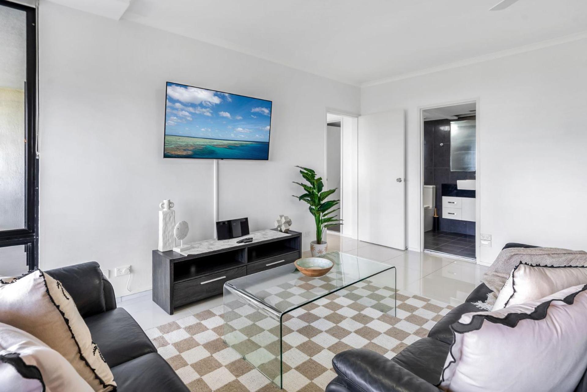 Belle Escapes 73 Rydges Plaza Esplanade With Ocean & Views Apartment Cairns