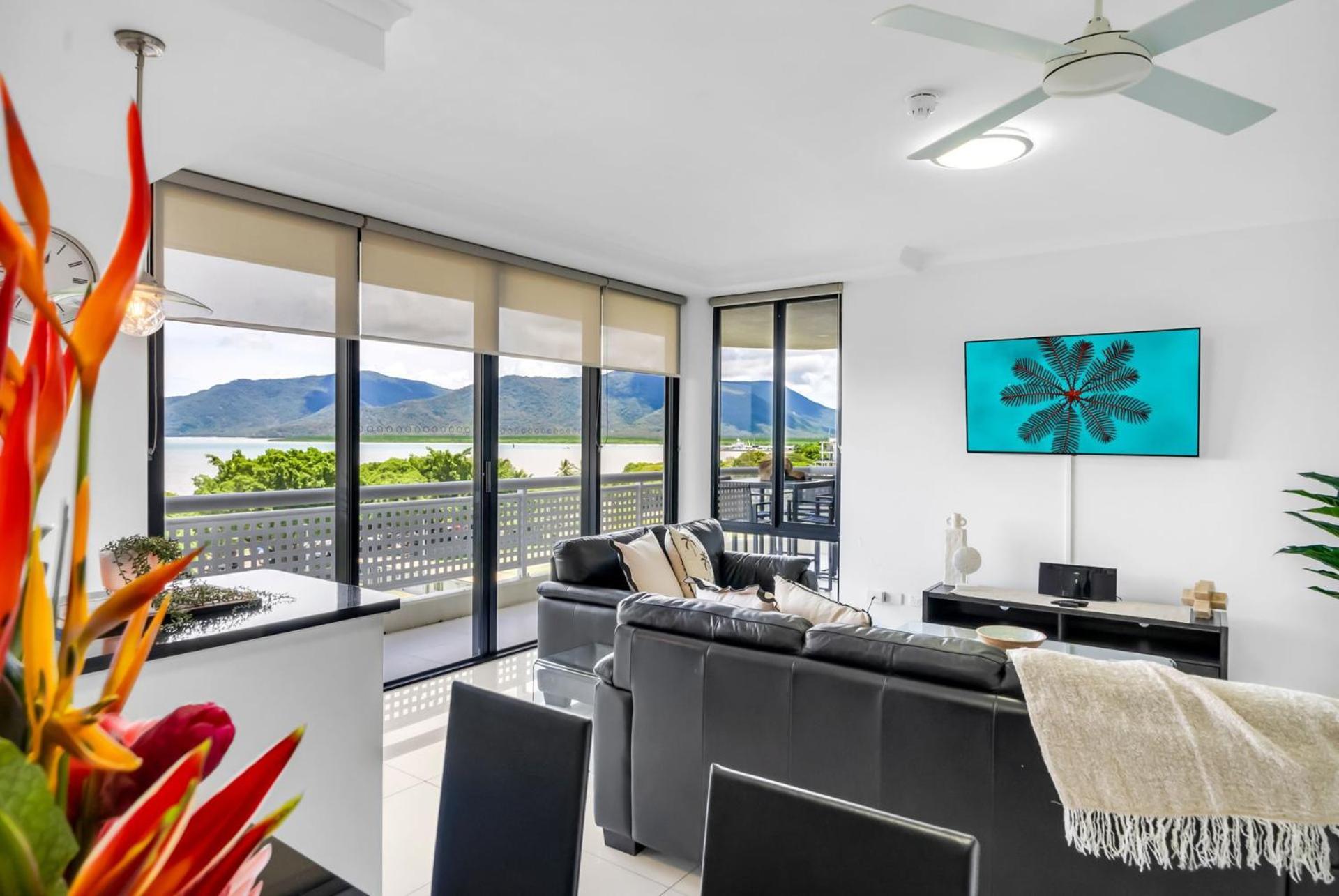 Belle Escapes 73 Rydges Plaza Esplanade With Ocean & Views Apartment *