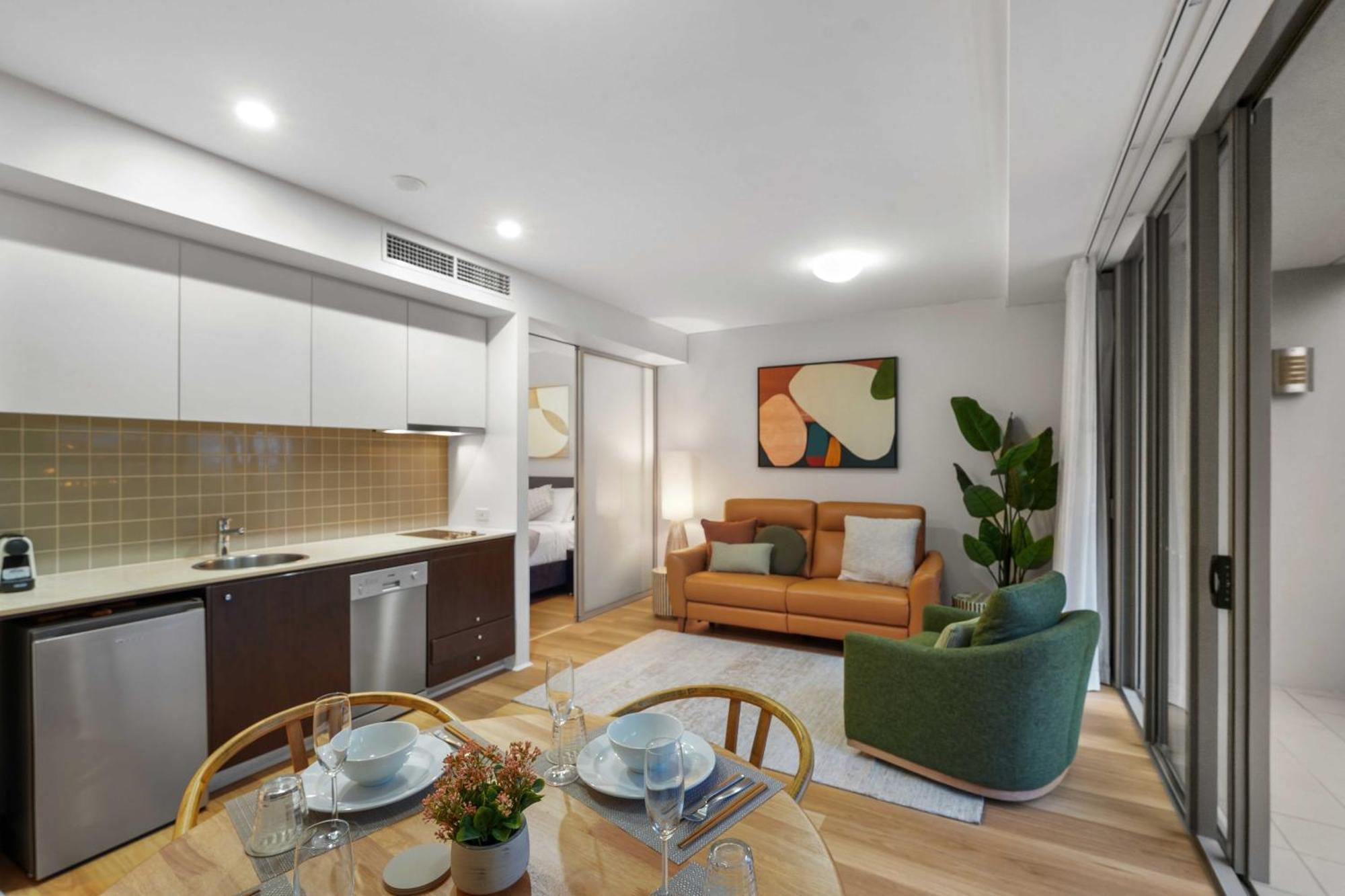 Absolute Waterfront - Enjoy Exceptional Lifestyle Apartment *