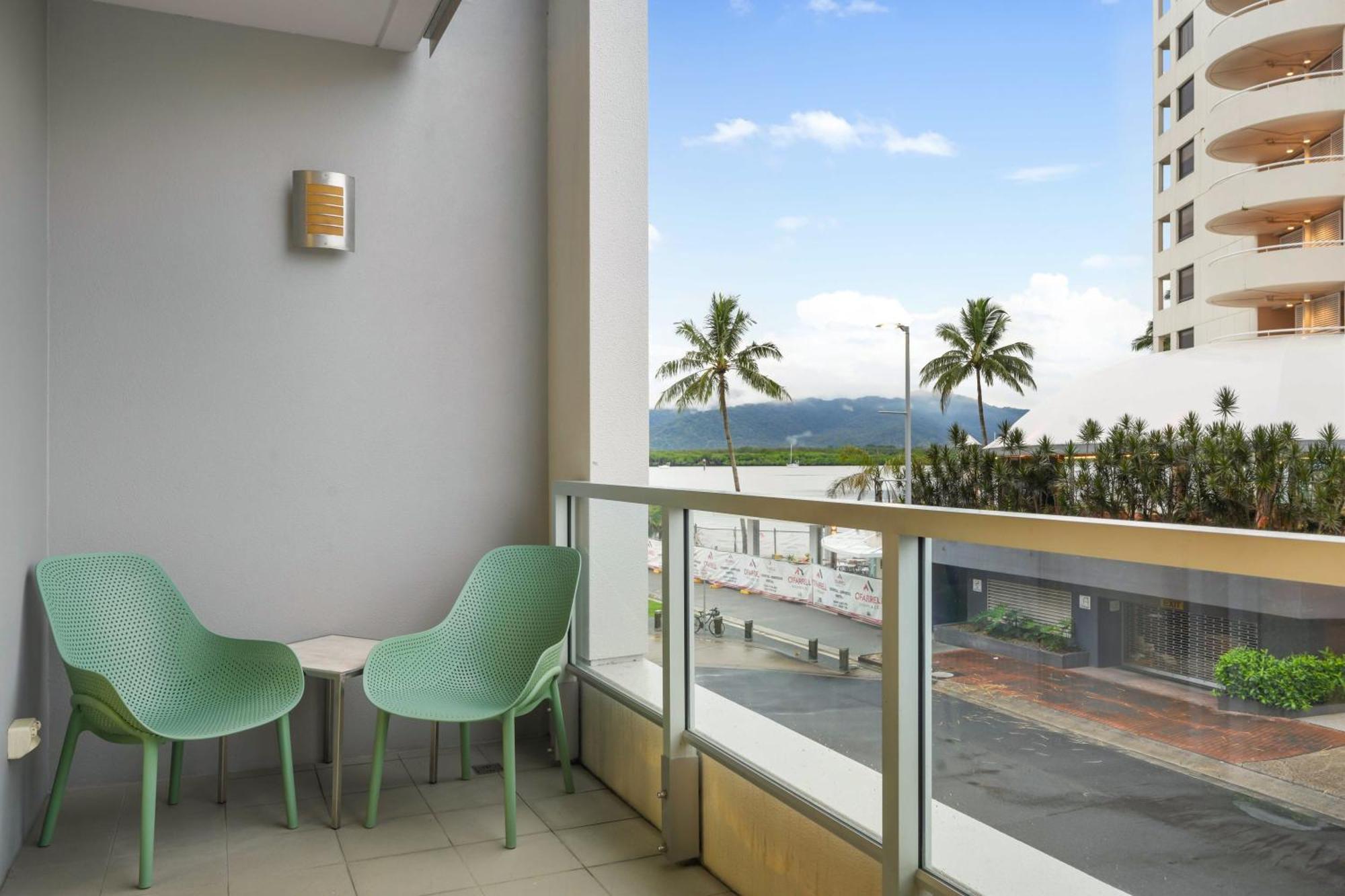 Absolute Waterfront - Enjoy Exceptional Lifestyle Apartment *