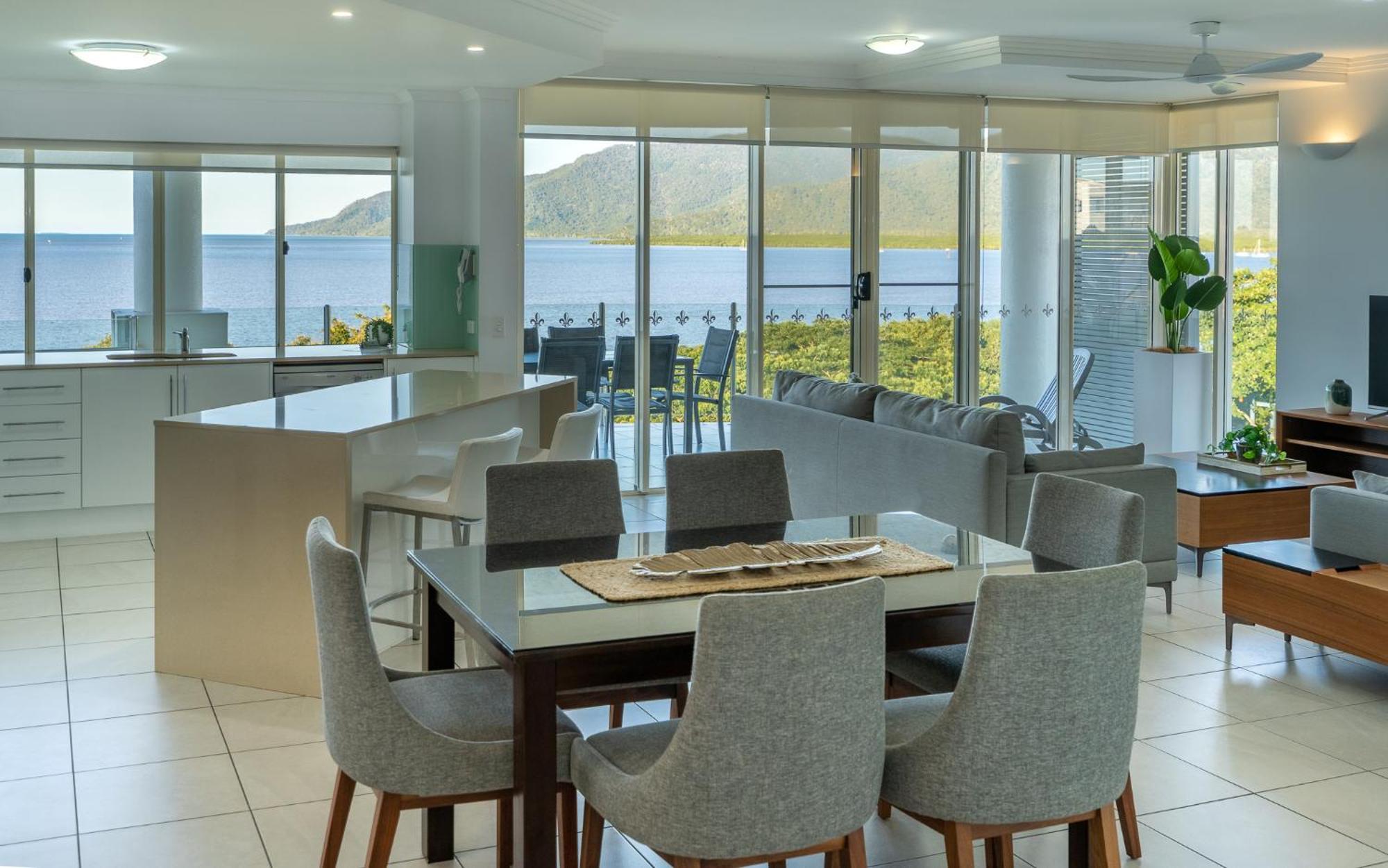 Aparthotel Waters Edge 5*