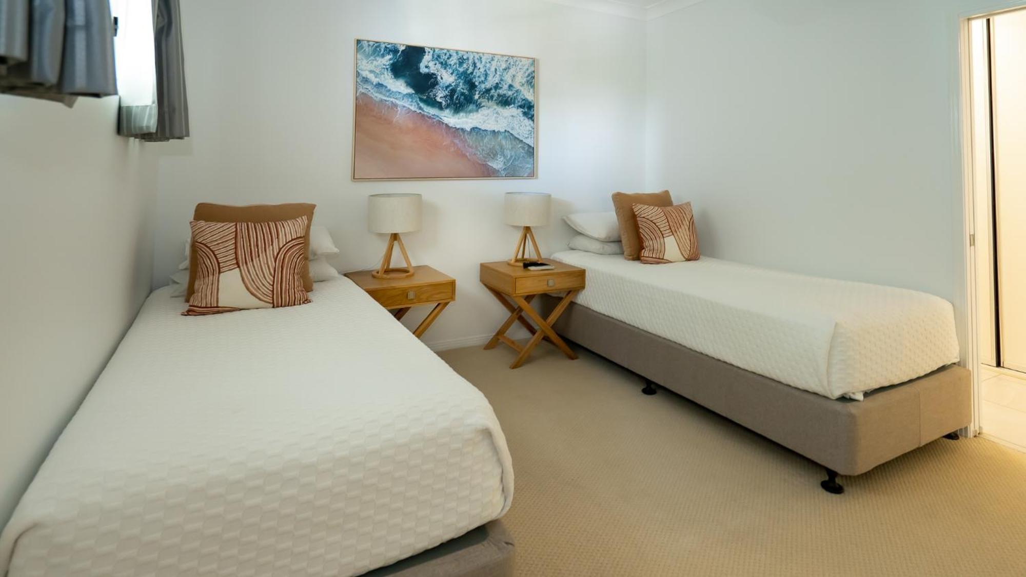 Waters Edge Aparthotel Cairns