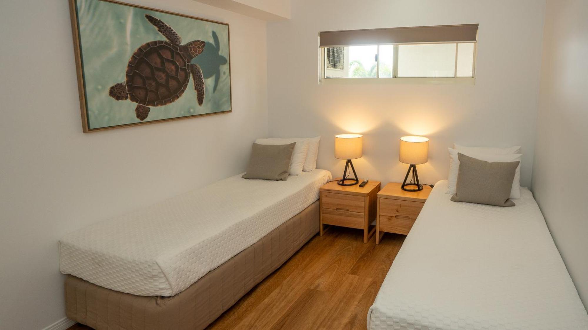 Waters Edge 5*